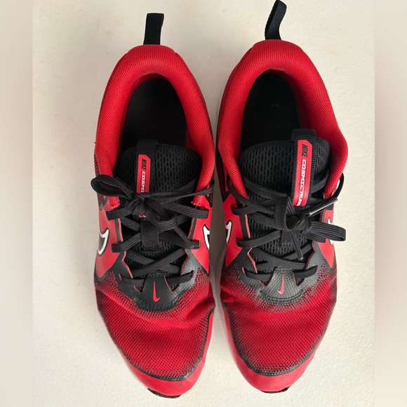 Nike Cosmic Runner shoes size 7Y - Picture 2 of 8